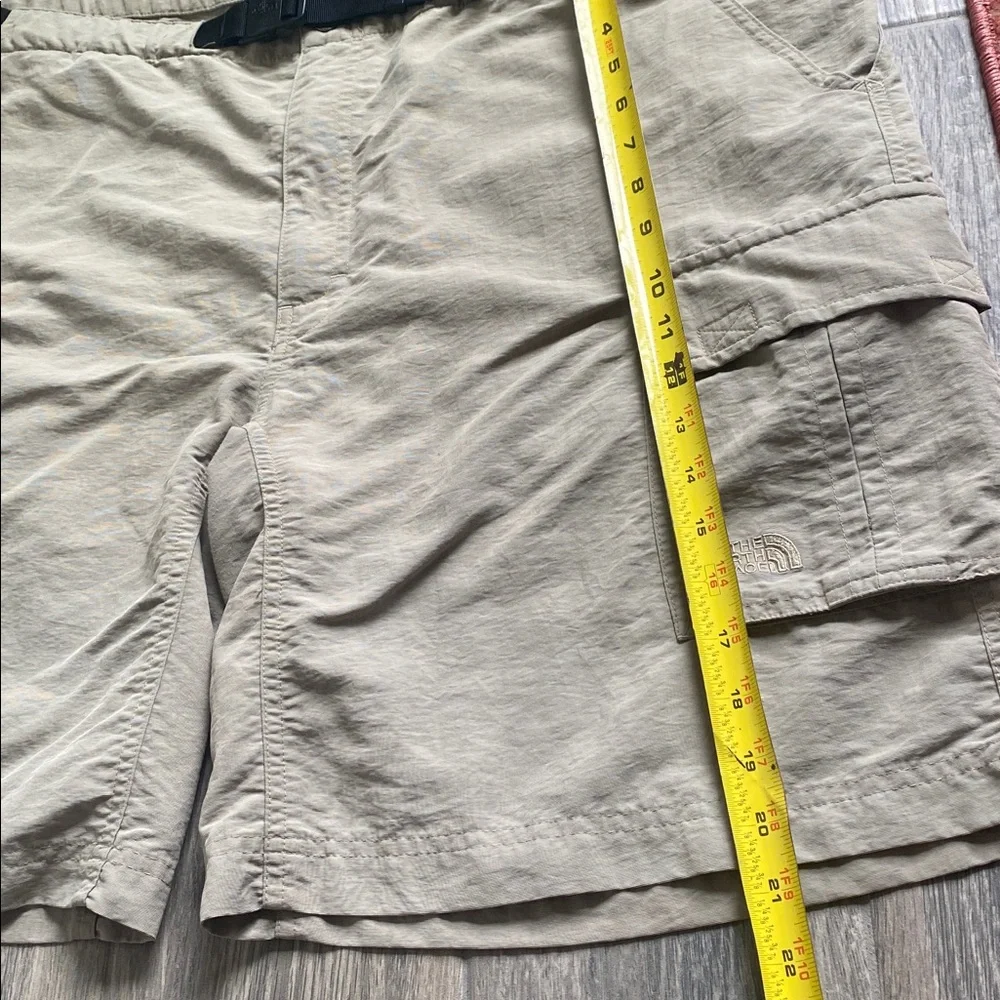 Men's Khaki Cargo Shorts with Built-In Belt The North Face XXL